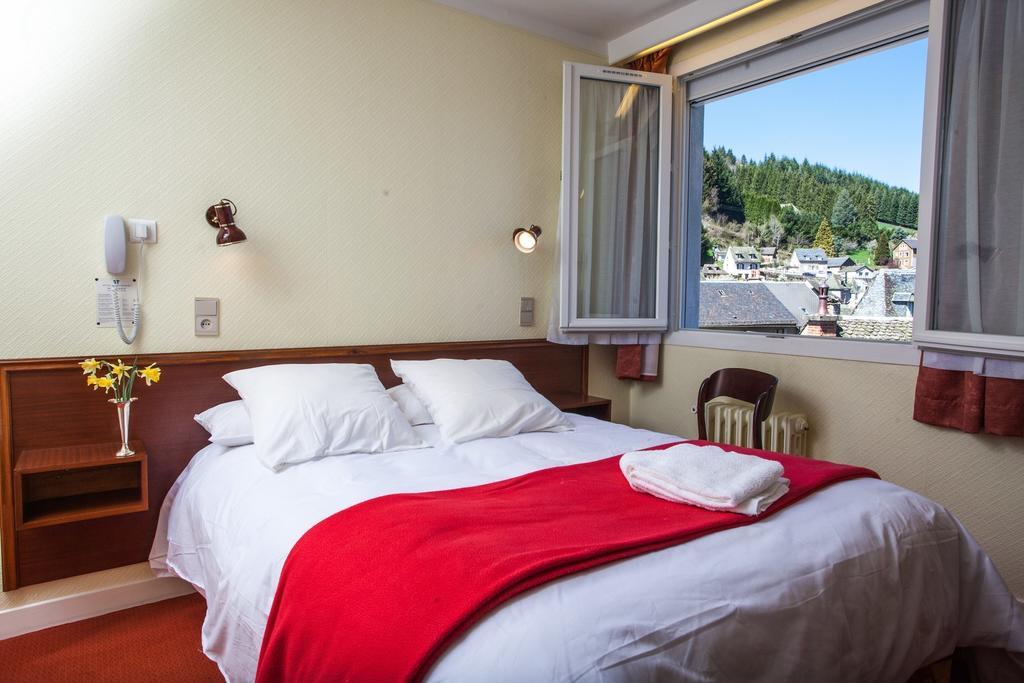 Hotel Beausejour Chaudes-Aigues Ruang foto