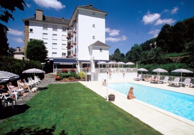 Hotel Beausejour Chaudes-Aigues Bagian luar foto