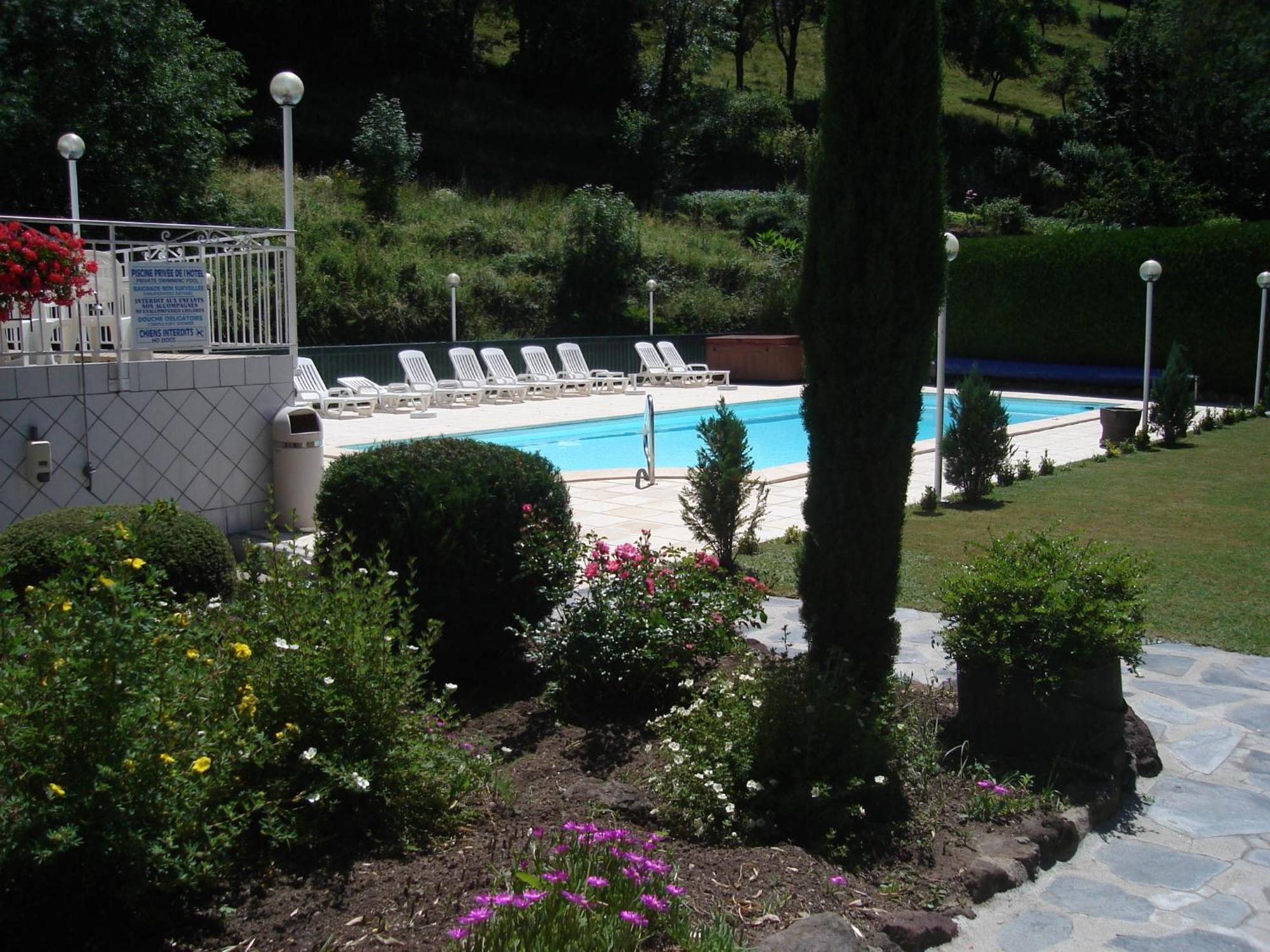 Hotel Beausejour Chaudes-Aigues Bagian luar foto