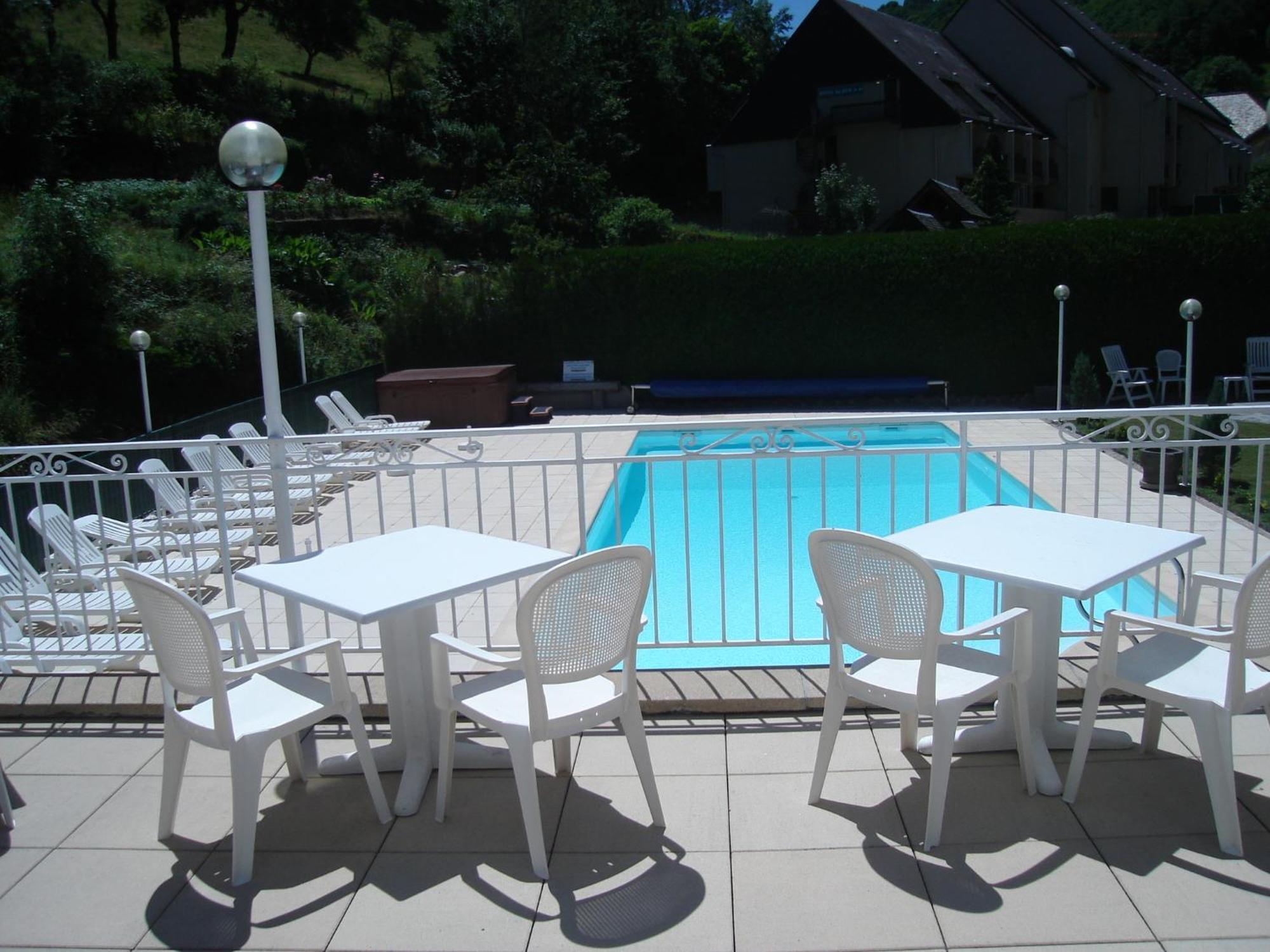Hotel Beausejour Chaudes-Aigues Bagian luar foto