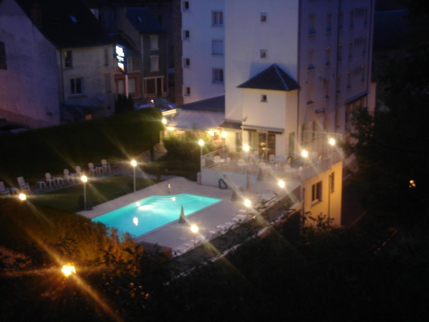 Hotel Beausejour Chaudes-Aigues Bagian luar foto