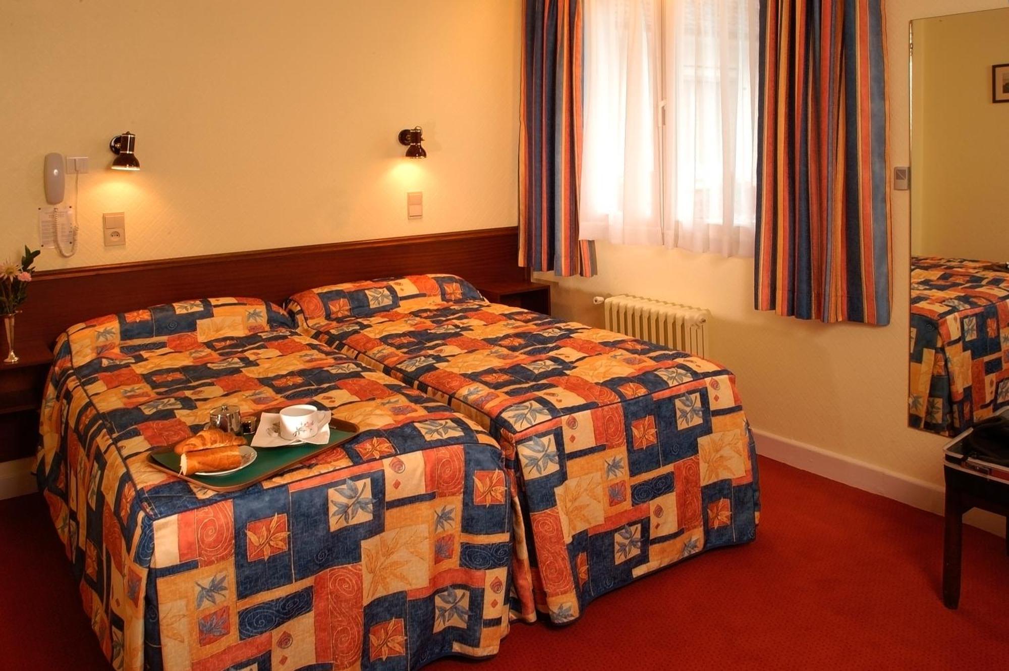 Hotel Beausejour Chaudes-Aigues Bagian luar foto