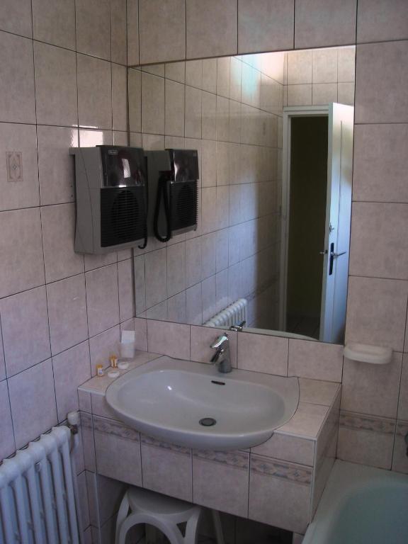 Hotel Beausejour Chaudes-Aigues Bagian luar foto